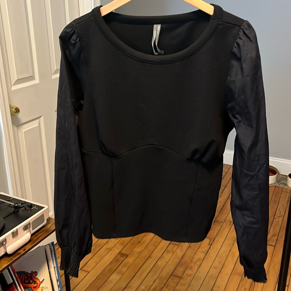 Anthropology black top size large